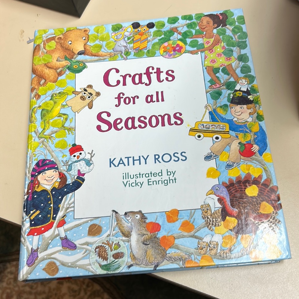 Crafts for all seasons by Kathy Ross